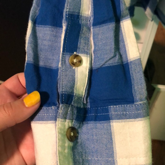 Blue and whit plaid button down - Picture 4 of 4